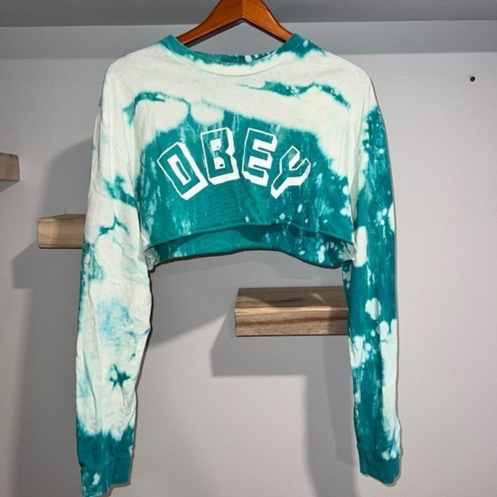 obey cropped long sleeve